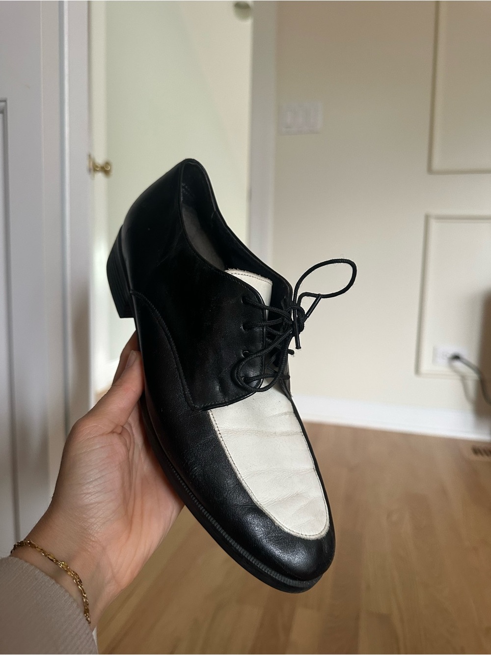 Vintage Black and White Two-Tone Lace-Up Loafer